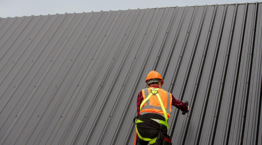 Professional gutter cleaning in Crum Lynne, PA